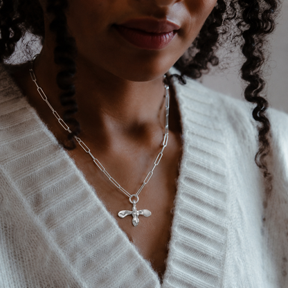 Honey Bee Trace Chain